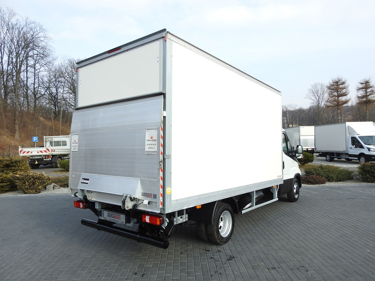 IVECO DAILY 35C16 BOX LIFT 8 PALLETS CRUISE CONTROL TWIN WHEELS AIR CONDITIONING  160HP - Carrinha frigorífica: foto 3 IVECO DAILY 35C16 BOX LIFT 8 PALLETS CRUISE CONTROL TWIN WHEELS AIR CONDITIONING  160HP - Carrinha frigorífica: foto 3