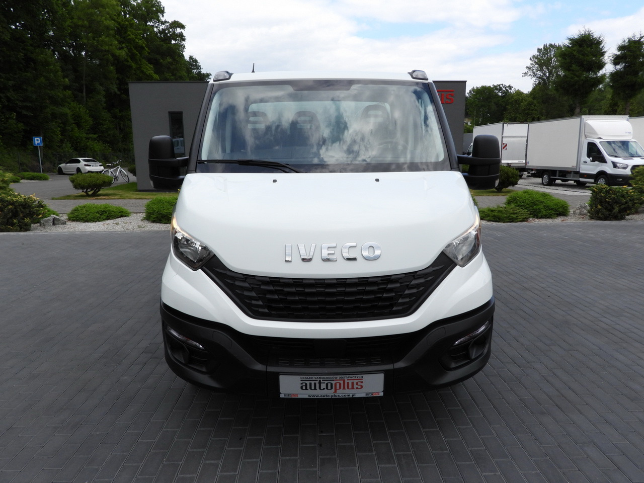 IVECO DAILY 35C16 TIPPER CRUISE CONTROL TWIN WHEELS AIR CONDITIONING 160HP - Furgão basculante: foto 5 IVECO DAILY 35C16 TIPPER CRUISE CONTROL TWIN WHEELS AIR CONDITIONING 160HP - Furgão basculante: foto 5