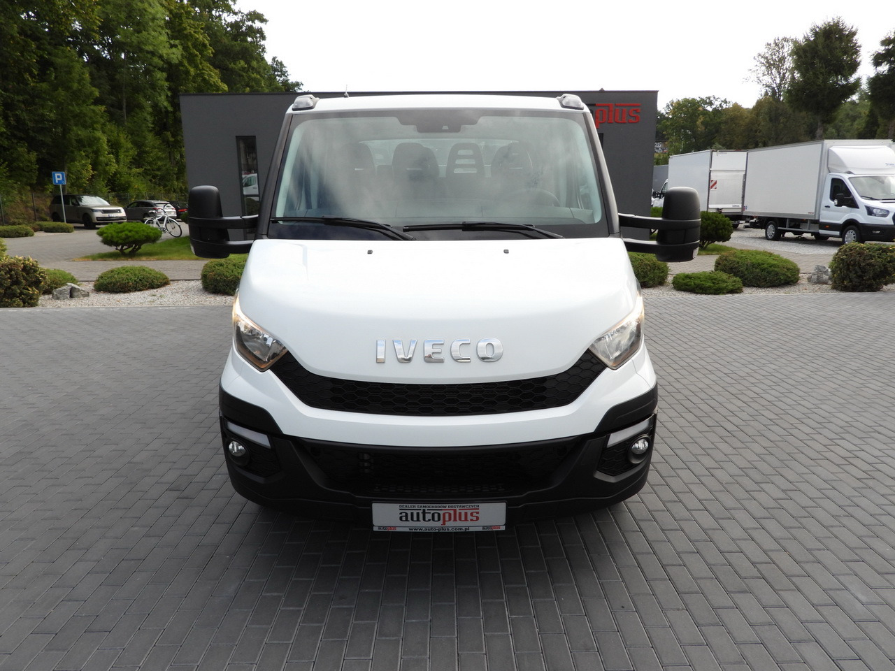 IVECO DAILY 35C17 STAKE BODY DOUBLE CABIN DOKA 7 SEATS CRUISE CONTROL TWIN WHEELS AIR CONDITIONING 170HP - Carrinha cabine dupla: foto 5 IVECO DAILY 35C17 STAKE BODY DOUBLE CABIN DOKA 7 SEATS CRUISE CONTROL TWIN WHEELS AIR CONDITIONING 170HP - Carrinha cabine dupla: foto 5