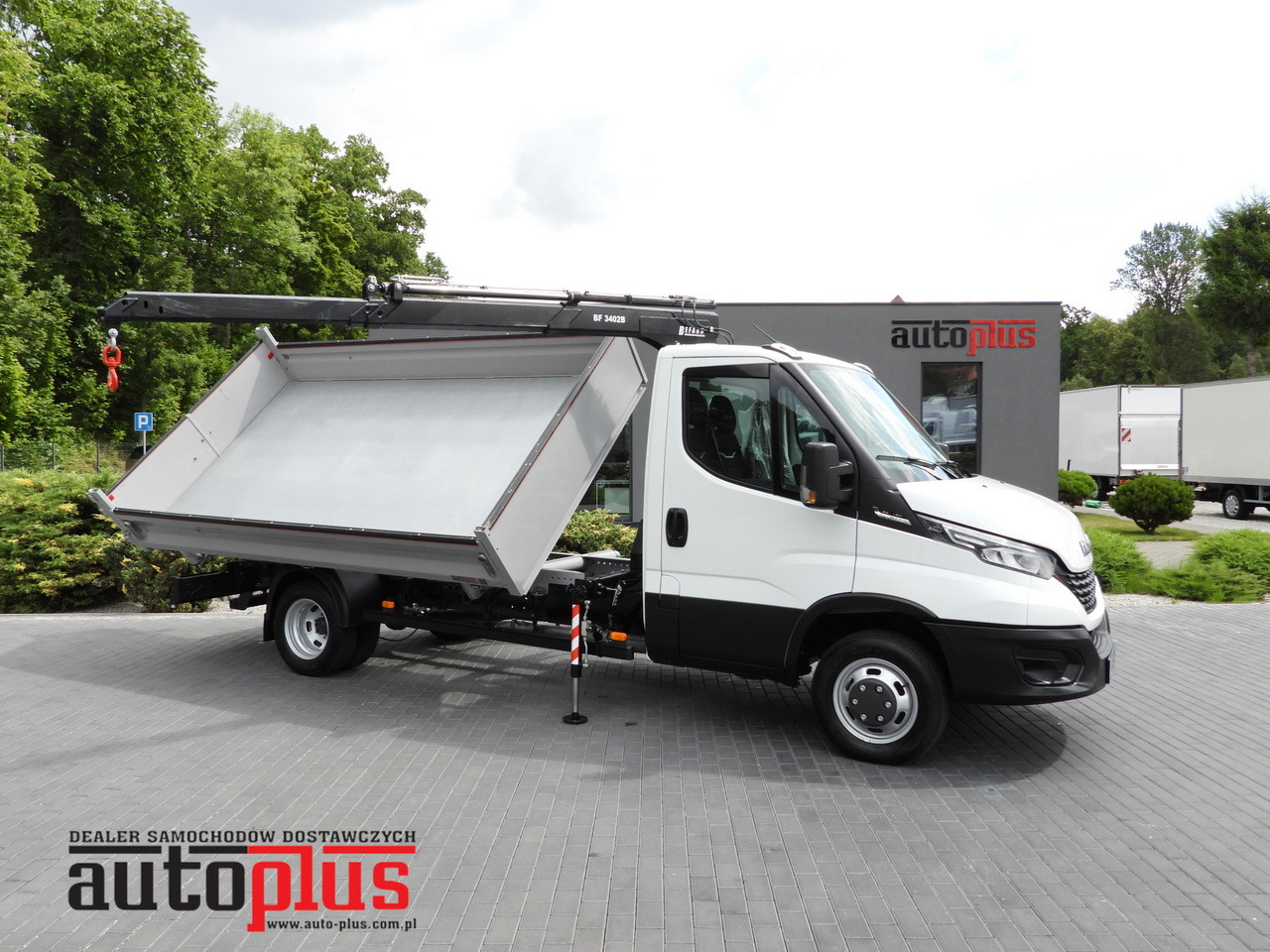 IVECO DAILY 35C18 THREE-WAY TIPPER 3 HDS SEATS CRUISE CONTROL LED LIGHTS AUTOMATIC TRANSMISSION HI-MATIC TWIN WHEELS AIR CONDITIONING 180HP - Furgão basculante: foto 1 IVECO DAILY 35C18 THREE-WAY TIPPER 3 HDS SEATS CRUISE CONTROL LED LIGHTS AUTOMATIC TRANSMISSION HI-MATIC TWIN WHEELS AIR CONDITIONING 180HP - Furgão basculante: foto 1