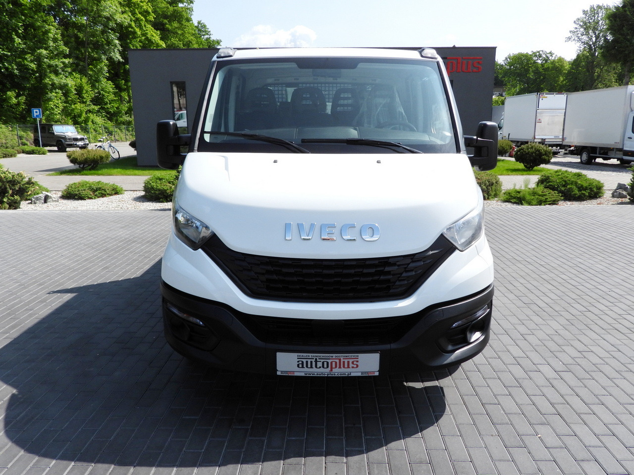IVECO DAILY 35S12 STAKE BODY DOUBLE CABIN DOKA 7 SEATS AIR CONDITIONING 120HP - Carrinha cabine dupla: foto 5 IVECO DAILY 35S12 STAKE BODY DOUBLE CABIN DOKA 7 SEATS AIR CONDITIONING 120HP - Carrinha cabine dupla: foto 5