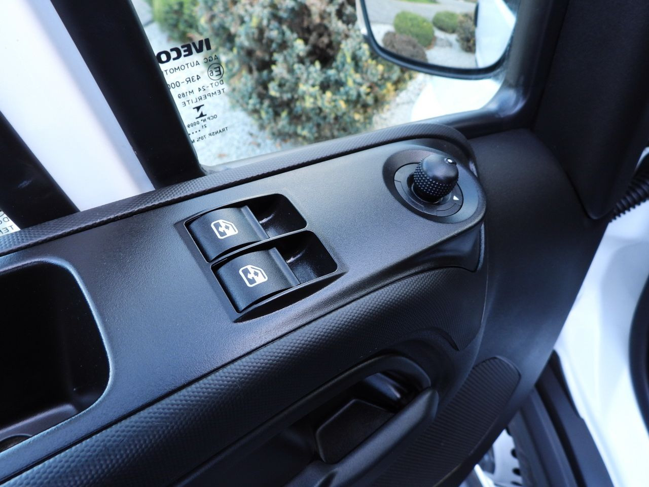 Carrinha frigorífica IVECO DAILY 35S14 REFRIGERATOR VAN 0*C POWER SUPPLY 230V NAVIGATION AUTOMATIC TRANSMISSION  AIR CONDITIONING  140HP: foto 47