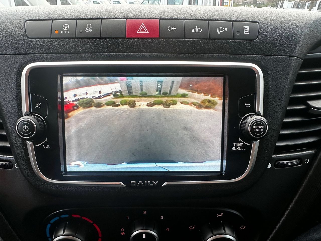 Carrinha frigorífica IVECO DAILY 35S14 REFRIGERATOR VAN 0*C POWER SUPPLY 230V NAVIGATION AUTOMATIC TRANSMISSION  AIR CONDITIONING  140HP: foto 45