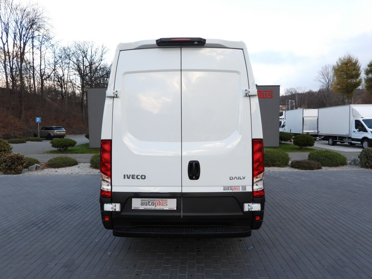 Carrinha frigorífica IVECO DAILY 35S14 REFRIGERATOR VAN 0*C POWER SUPPLY 230V NAVIGATION AUTOMATIC TRANSMISSION  AIR CONDITIONING  140HP: foto 11