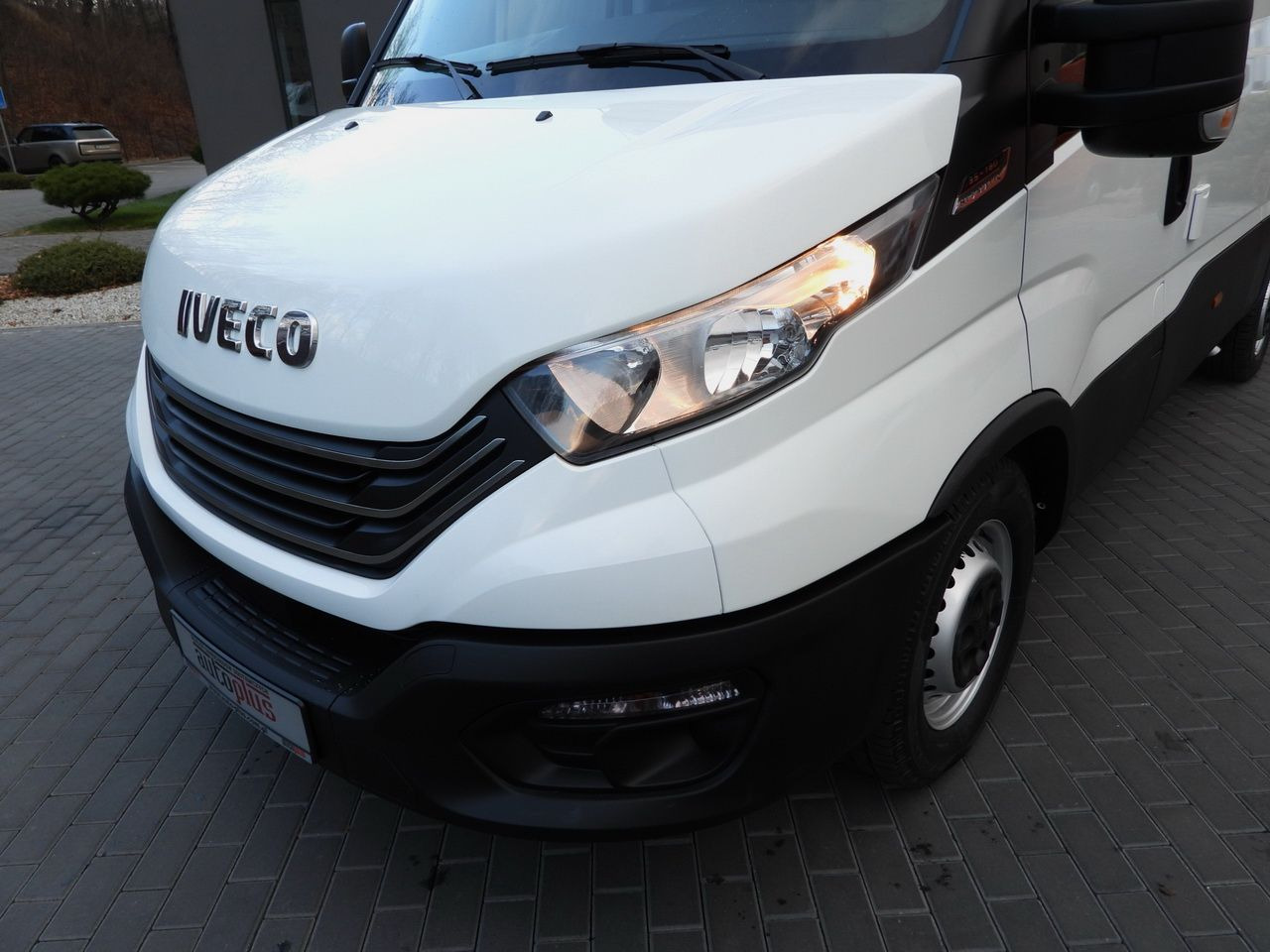Carrinha frigorífica IVECO DAILY 35S14 REFRIGERATOR VAN 0*C POWER SUPPLY 230V NAVIGATION AUTOMATIC TRANSMISSION  AIR CONDITIONING  140HP: foto 19