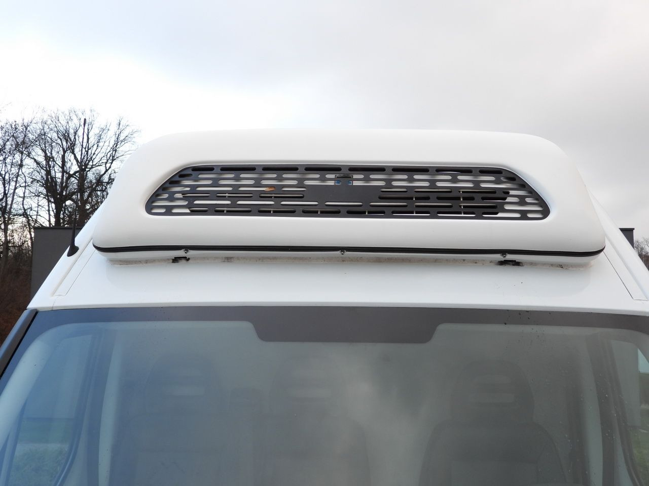 Carrinha frigorífica IVECO DAILY 35S14 REFRIGERATOR VAN 0*C POWER SUPPLY 230V NAVIGATION AUTOMATIC TRANSMISSION  AIR CONDITIONING  140HP: foto 16