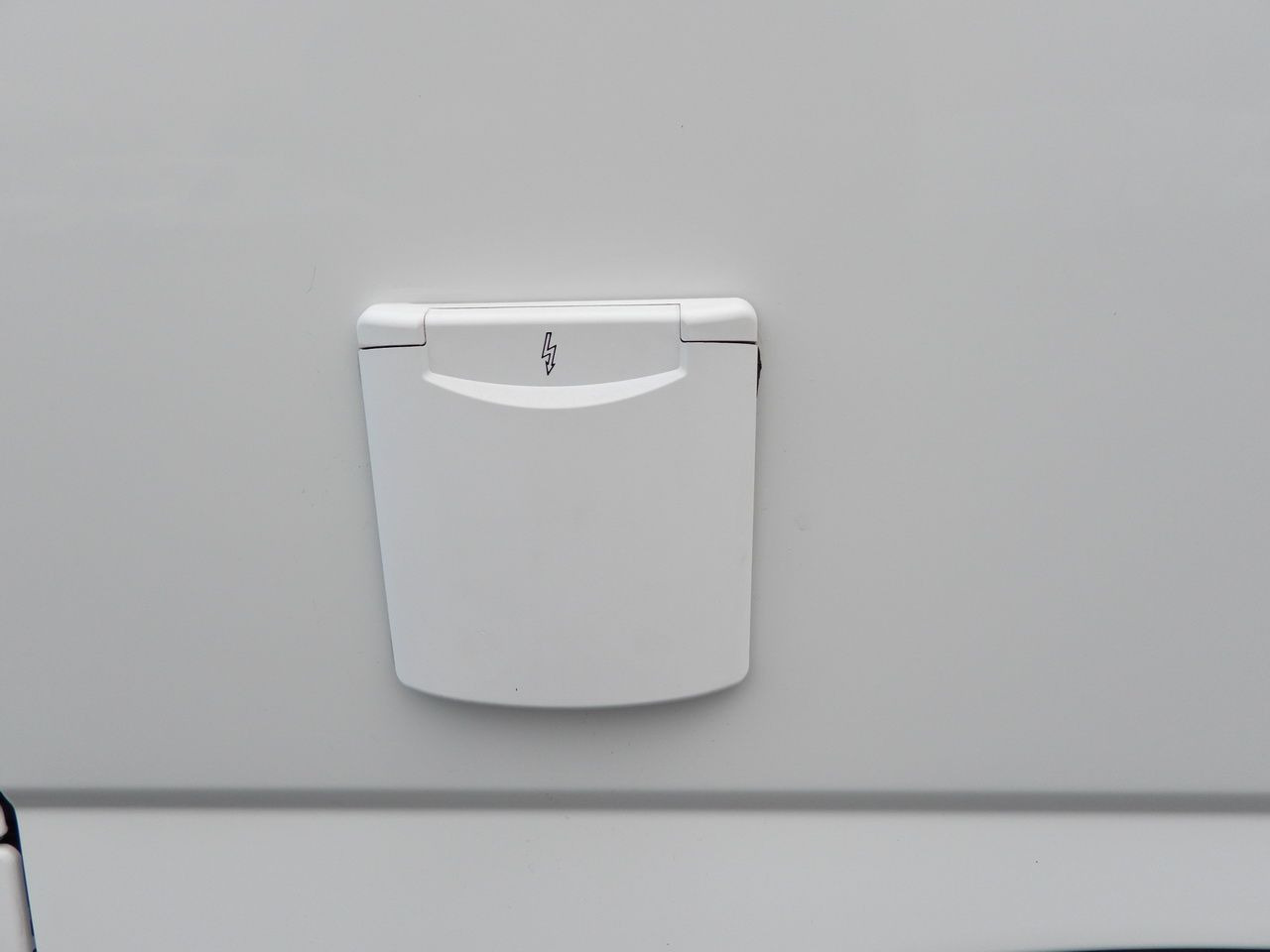 Carrinha frigorífica IVECO DAILY 35S14 REFRIGERATOR VAN 0*C POWER SUPPLY 230V NAVIGATION AUTOMATIC TRANSMISSION  AIR CONDITIONING  140HP: foto 26