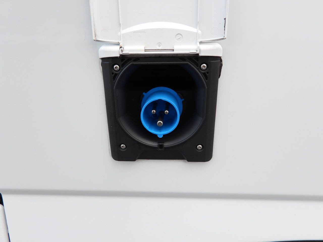 Carrinha frigorífica IVECO DAILY 35S14 REFRIGERATOR VAN 0*C POWER SUPPLY 230V NAVIGATION AUTOMATIC TRANSMISSION  AIR CONDITIONING  140HP: foto 27