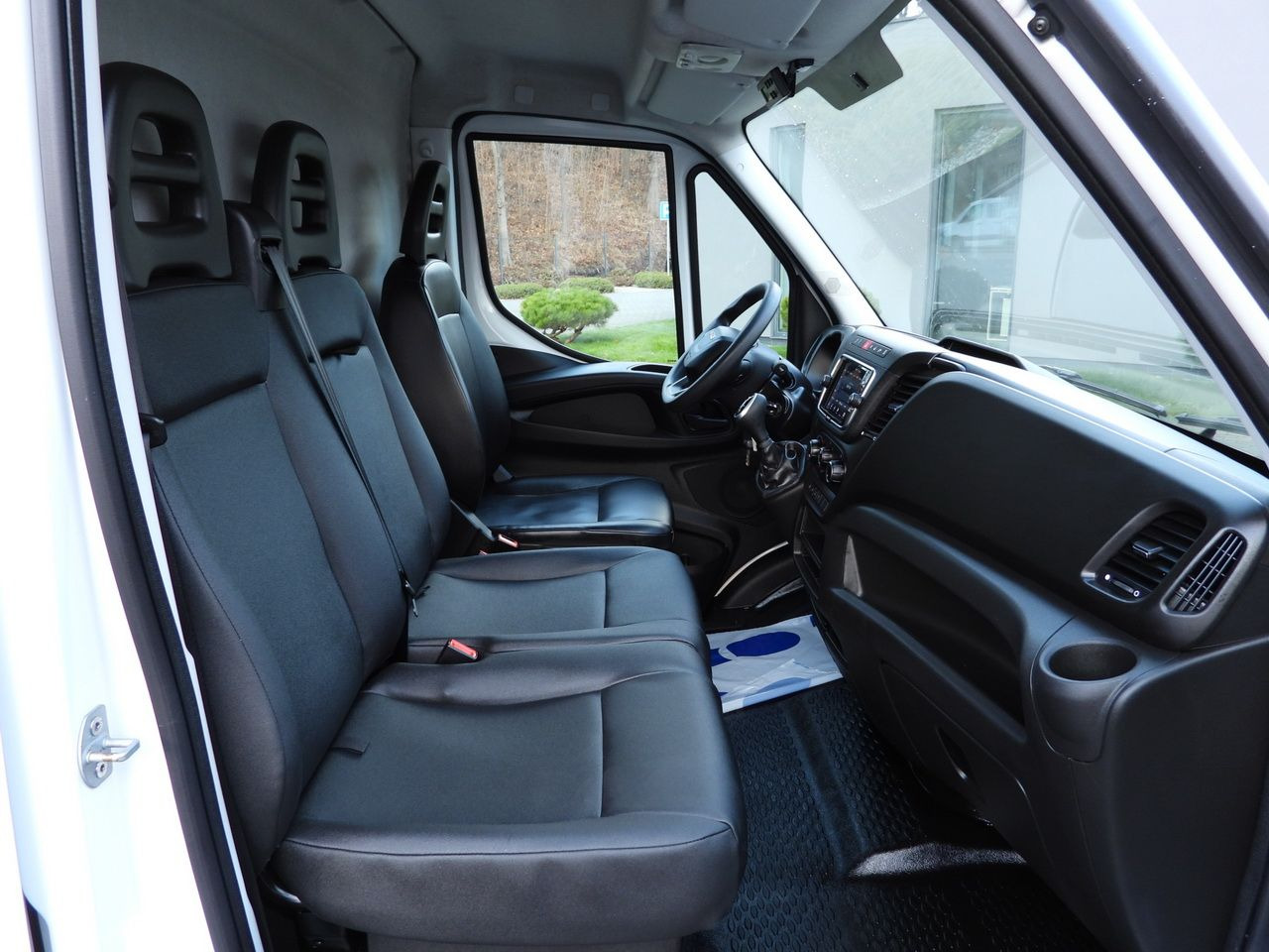 Carrinha frigorífica IVECO DAILY 35S14 REFRIGERATOR VAN 0*C POWER SUPPLY 230V NAVIGATION AUTOMATIC TRANSMISSION  AIR CONDITIONING  140HP: foto 49