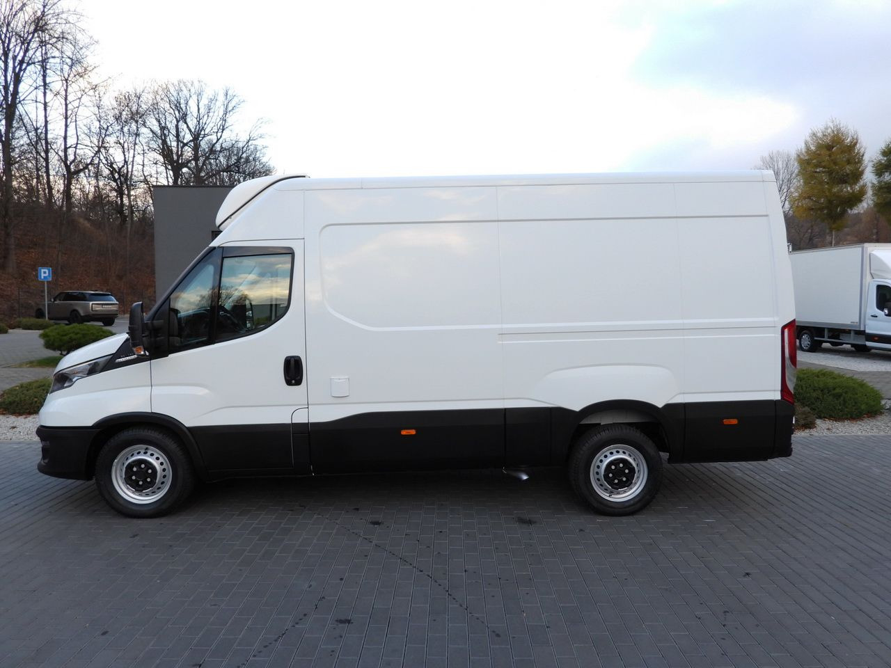Carrinha frigorífica IVECO DAILY 35S14 REFRIGERATOR VAN 0*C POWER SUPPLY 230V NAVIGATION AUTOMATIC TRANSMISSION  AIR CONDITIONING  140HP: foto 9