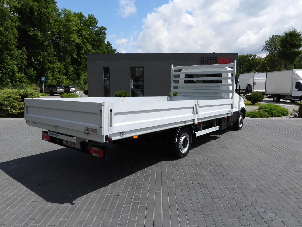IVECO DAILY 35S16 STAKE BODY 10 PALLETS CRUISE CONTROL AIR CONDITIONING 160HP - Furgão caixa aberta: foto 3 IVECO DAILY 35S16 STAKE BODY 10 PALLETS CRUISE CONTROL AIR CONDITIONING 160HP - Furgão caixa aberta: foto 3