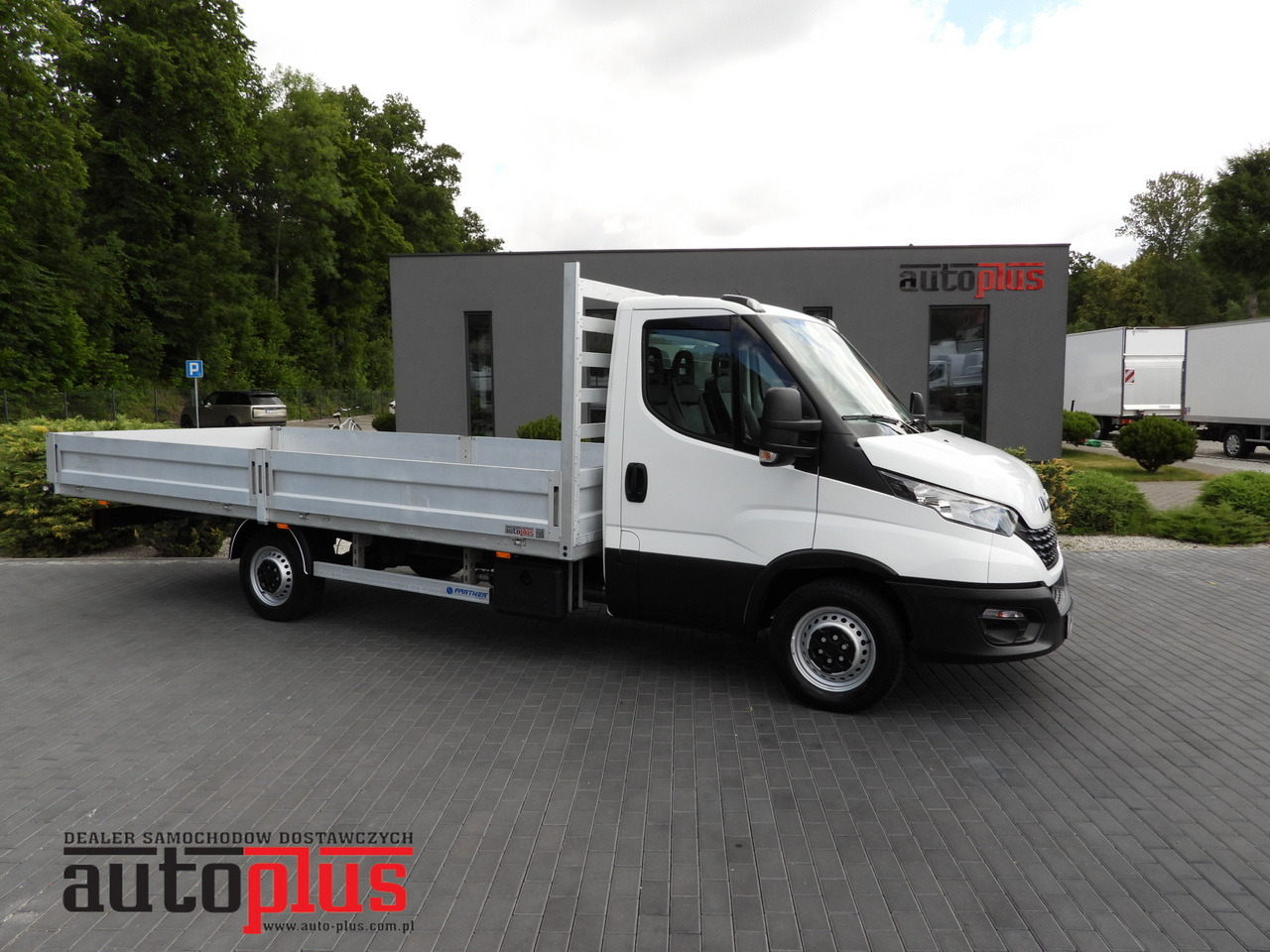 IVECO DAILY 35S16 STAKE BODY 10 PALLETS CRUISE CONTROL AIR CONDITIONING 160HP - Furgão caixa aberta: foto 1 IVECO DAILY 35S16 STAKE BODY 10 PALLETS CRUISE CONTROL AIR CONDITIONING 160HP - Furgão caixa aberta: foto 1