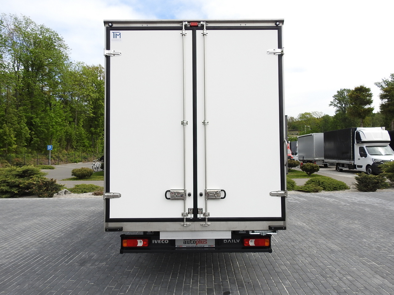 Carrinha de contentor nuevo IVECO DAILY 35S18 NEW BOX 10 PALLETS CRUISE CONTROL NAVIGATION AIR CONDITIONING LED LIGHTS GUARANTEE  180HP: foto 11