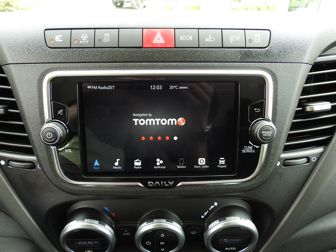 Carrinha de contentor nuevo IVECO DAILY 35S18 NEW BOX 10 PALLETS CRUISE CONTROL NAVIGATION AIR CONDITIONING LED LIGHTS GUARANTEE  180HP: foto 40