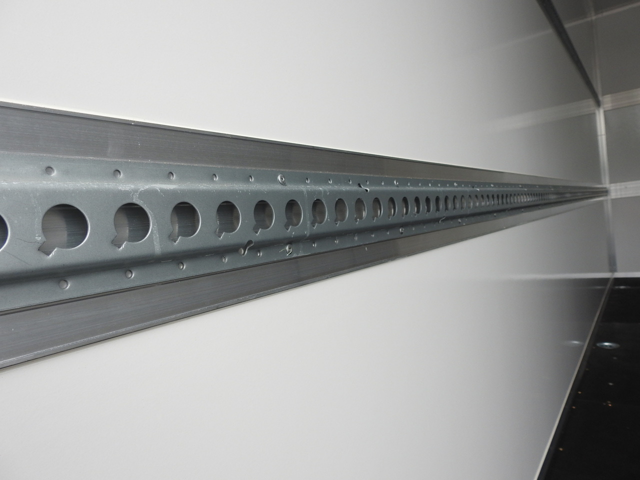 Carrinha de contentor nuevo IVECO DAILY 35S18 NEW BOX 10 PALLETS CRUISE CONTROL NAVIGATION AIR CONDITIONING LED LIGHTS GUARANTEE  180HP: foto 27