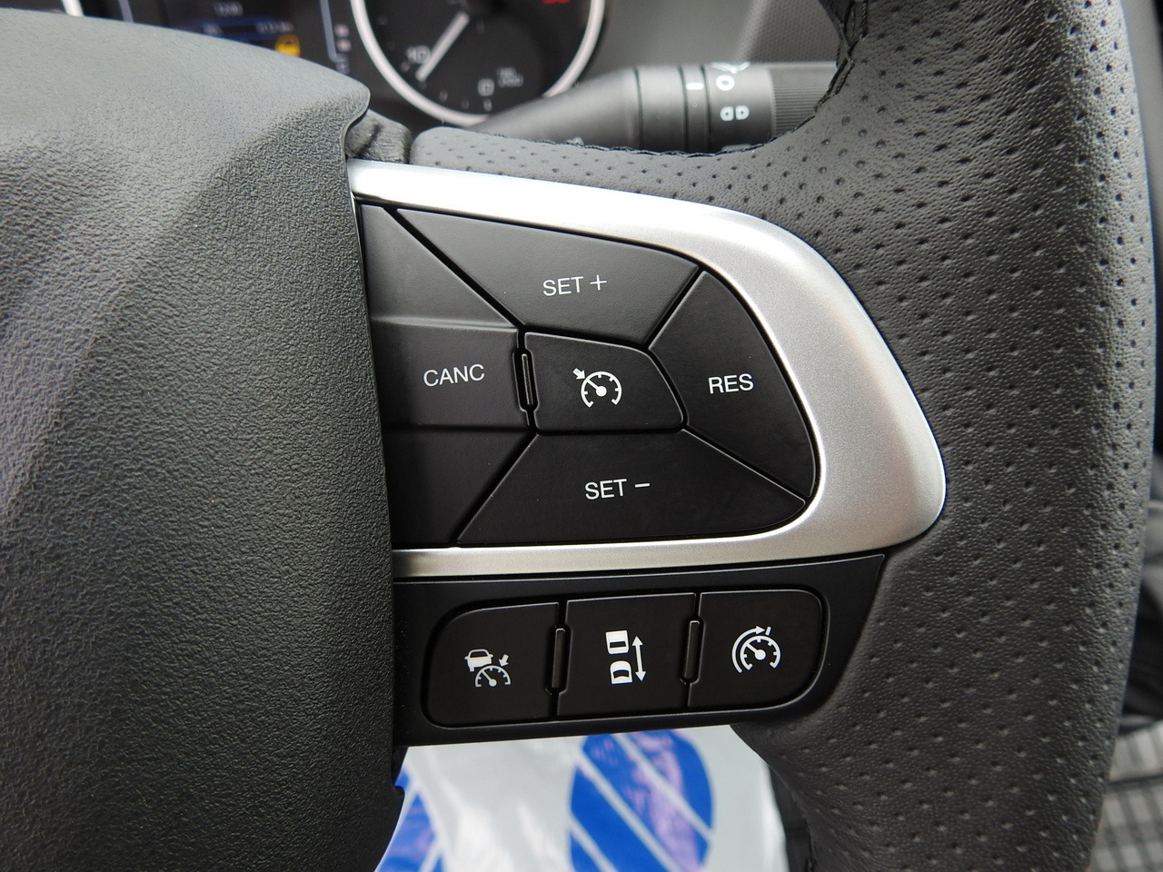 Carrinha de contentor nuevo IVECO DAILY 35S18 NEW BOX 10 PALLETS CRUISE CONTROL NAVIGATION AIR CONDITIONING LED LIGHTS GUARANTEE  180HP: foto 35