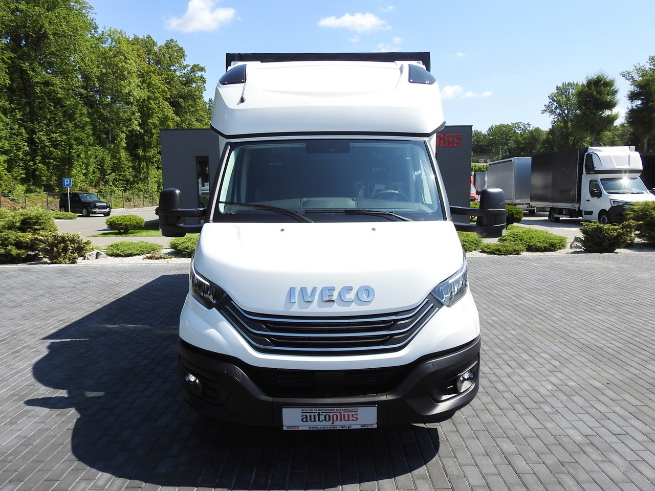 IVECO DAILY 35S18 NEW TARPAULIN 8 PALLETS CRUISE CONTROL NAVIGATION LED LIGHTS AUTOMATIC TRANSMISSION HI-MATIC MANUFACTURERS WARRANTY 180HP - Furgão de toldo: foto 5 IVECO DAILY 35S18 NEW TARPAULIN 8 PALLETS CRUISE CONTROL NAVIGATION LED LIGHTS AUTOMATIC TRANSMISSION HI-MATIC MANUFACTURERS WARRANTY 180HP - Furgão de toldo: foto 5