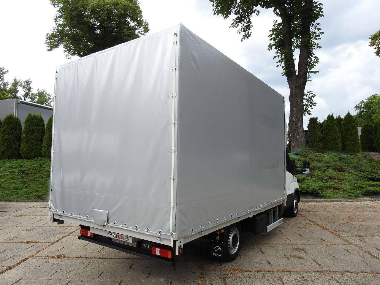 IVECO DAILY 35S18 NEW TARPAULIN WEBASTO CRUISE CONTROL AIR CONDITIONING 180HP - Furgão de toldo: foto 3 IVECO DAILY 35S18 NEW TARPAULIN WEBASTO CRUISE CONTROL AIR CONDITIONING 180HP - Furgão de toldo: foto 3