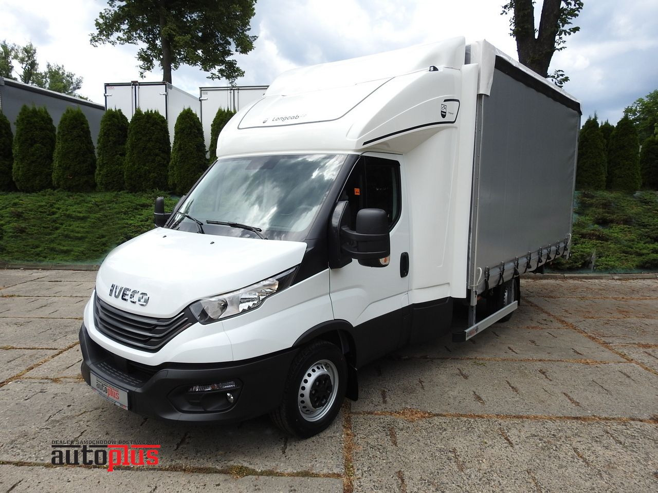 IVECO DAILY 35S18 NEW TARPAULIN WEBASTO CRUISE CONTROL AIR CONDITIONING 180HP - Furgão de toldo: foto 1 IVECO DAILY 35S18 NEW TARPAULIN WEBASTO CRUISE CONTROL AIR CONDITIONING 180HP - Furgão de toldo: foto 1