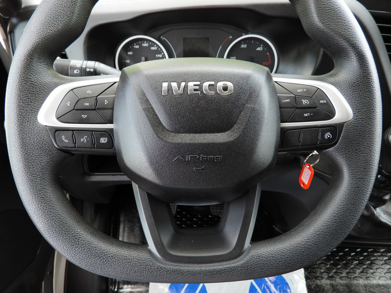 Locação de IVECO DAILY 35S18 TARPAULIN 10 PALLETS CRUISE CONTROL LED LIGHTS AIR CONDITIONING  180HP IVECO DAILY 35S18 TARPAULIN 10 PALLETS CRUISE CONTROL LED LIGHTS AIR CONDITIONING  180HP: foto 31