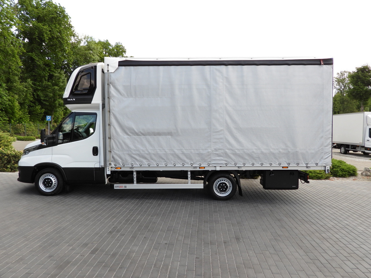 Locação de IVECO DAILY 35S18 TARPAULIN 10 PALLETS CRUISE CONTROL LED LIGHTS AIR CONDITIONING  180HP IVECO DAILY 35S18 TARPAULIN 10 PALLETS CRUISE CONTROL LED LIGHTS AIR CONDITIONING  180HP: foto 8