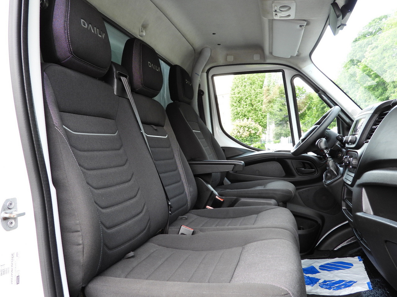Locação de IVECO DAILY 35S18 TARPAULIN 10 PALLETS CRUISE CONTROL LED LIGHTS AIR CONDITIONING  180HP IVECO DAILY 35S18 TARPAULIN 10 PALLETS CRUISE CONTROL LED LIGHTS AIR CONDITIONING  180HP: foto 40