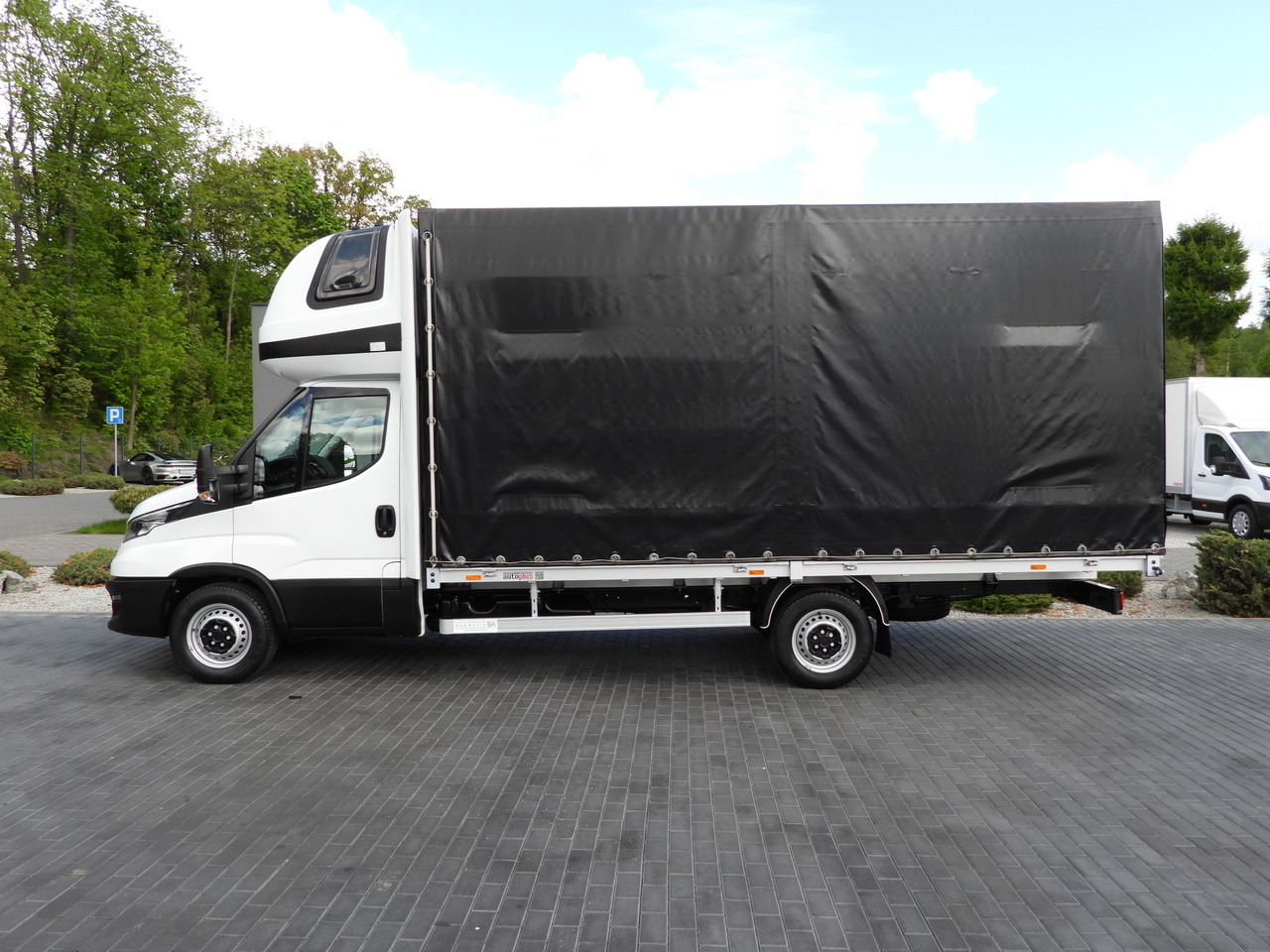 Furgão de toldo IVECO DAILY  35S18 TARPAULIN 10 PALLETS WEBASTO CRUISE CONTROL AIR CONDITIONING  180HP: foto 9