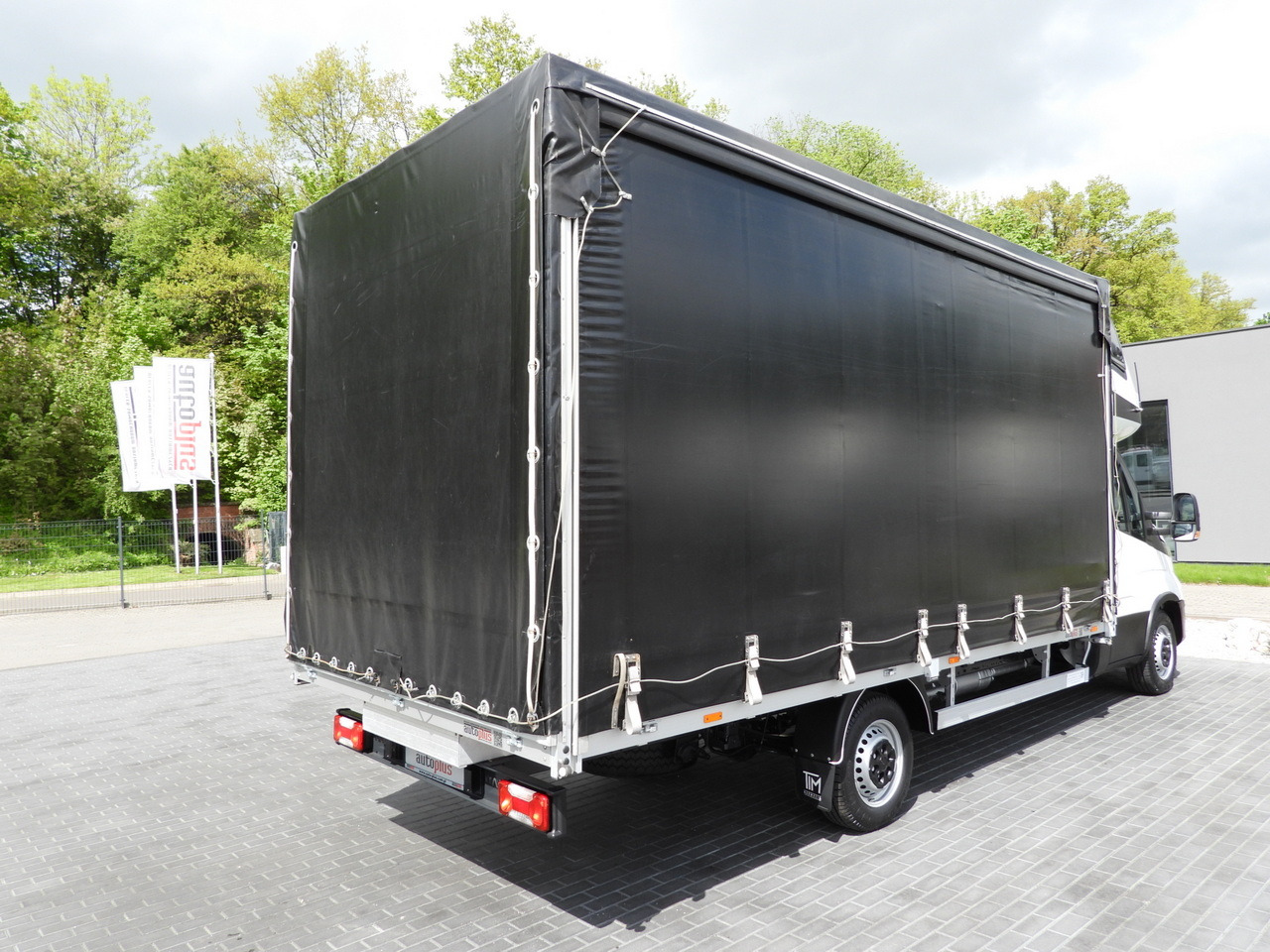 Furgão de toldo IVECO DAILY  35S18 TARPAULIN 10 PALLETS WEBASTO CRUISE CONTROL AIR CONDITIONING  180HP: foto 13