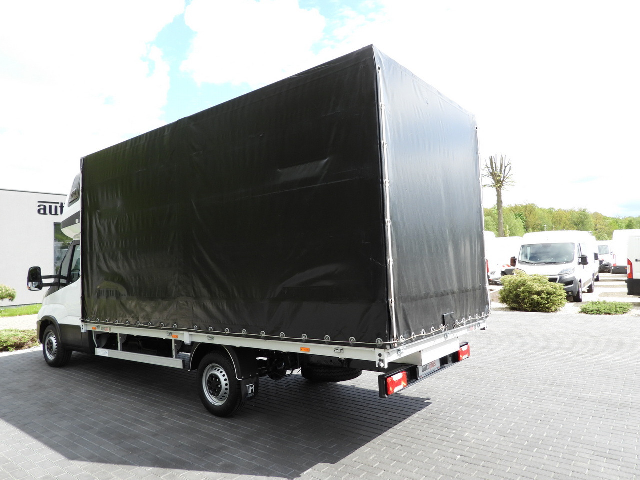 Furgão de toldo IVECO DAILY  35S18 TARPAULIN 10 PALLETS WEBASTO CRUISE CONTROL AIR CONDITIONING  180HP: foto 10