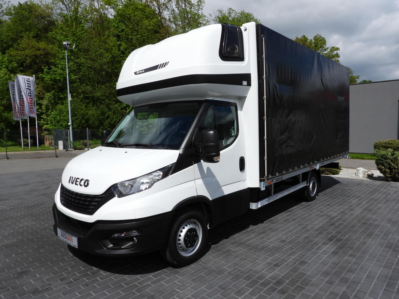 Furgão de toldo IVECO DAILY  35S18 TARPAULIN 10 PALLETS WEBASTO CRUISE CONTROL AIR CONDITIONING  180HP: foto 6