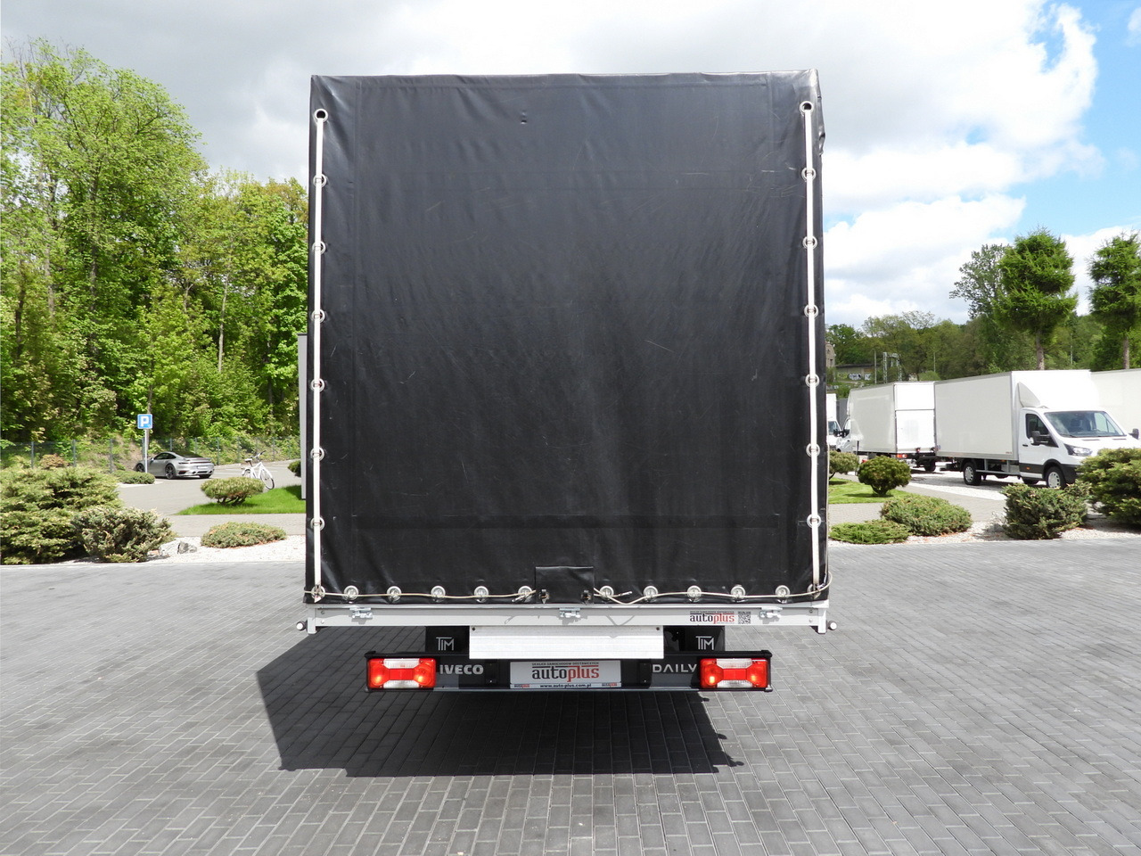 Locação de IVECO DAILY  35S18 TARPAULIN 10 PALLETS WEBASTO CRUISE CONTROL AIR CONDITIONING  180HP IVECO DAILY  35S18 TARPAULIN 10 PALLETS WEBASTO CRUISE CONTROL AIR CONDITIONING  180HP: foto 11
