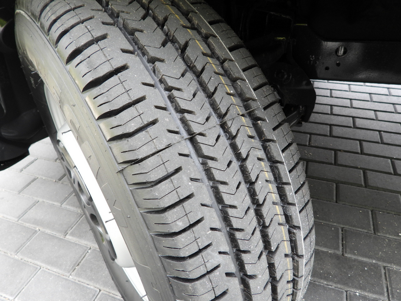 Locação de IVECO DAILY  35S18 TARPAULIN 10 PALLETS WEBASTO CRUISE CONTROL AIR CONDITIONING  180HP IVECO DAILY  35S18 TARPAULIN 10 PALLETS WEBASTO CRUISE CONTROL AIR CONDITIONING  180HP: foto 24