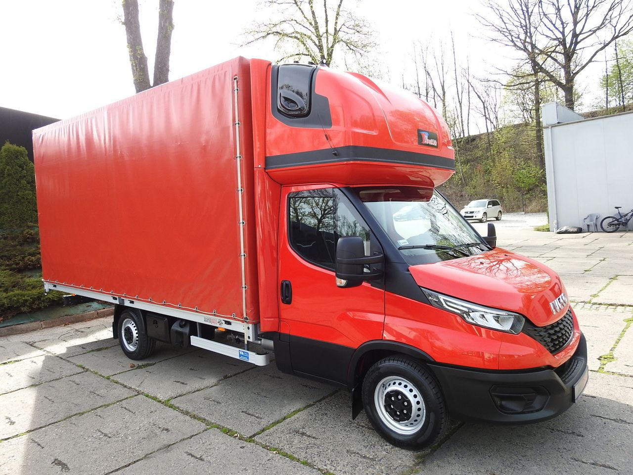 IVECO DAILY 35S18 TARPAULIN 10 PALLETS WEBASTO CRUISE CONTROL LED LIGHTS AIR CONDITIONING 180HP - Furgão de toldo: foto 4 IVECO DAILY 35S18 TARPAULIN 10 PALLETS WEBASTO CRUISE CONTROL LED LIGHTS AIR CONDITIONING 180HP - Furgão de toldo: foto 4