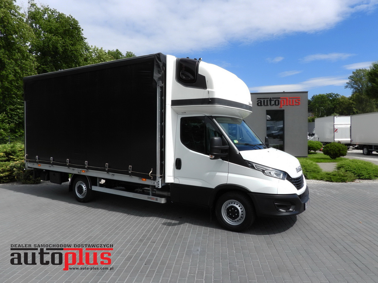 IVECO DAILY 35S18 TARPAULIN 10 PALLETS WEBASTO CRUISE CONTROL LED LIGHTS PNEUMATICS AIR CONDITIONING 180HP - Furgão de toldo: foto 1 IVECO DAILY 35S18 TARPAULIN 10 PALLETS WEBASTO CRUISE CONTROL LED LIGHTS PNEUMATICS AIR CONDITIONING 180HP - Furgão de toldo: foto 1
