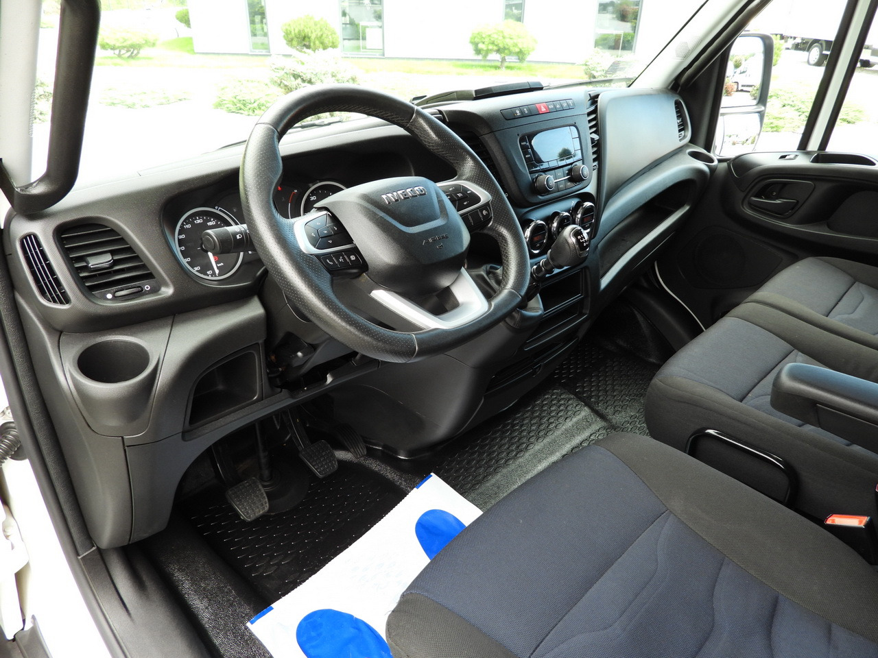 IVECO DAILY 35S18 TARPAULIN 10 PALLETS WEBASTO CRUISE CONTROL LED LIGHTS PNEUMATICS AIR CONDITIONING 180HP - Furgão de toldo: foto 2 IVECO DAILY 35S18 TARPAULIN 10 PALLETS WEBASTO CRUISE CONTROL LED LIGHTS PNEUMATICS AIR CONDITIONING 180HP - Furgão de toldo: foto 2