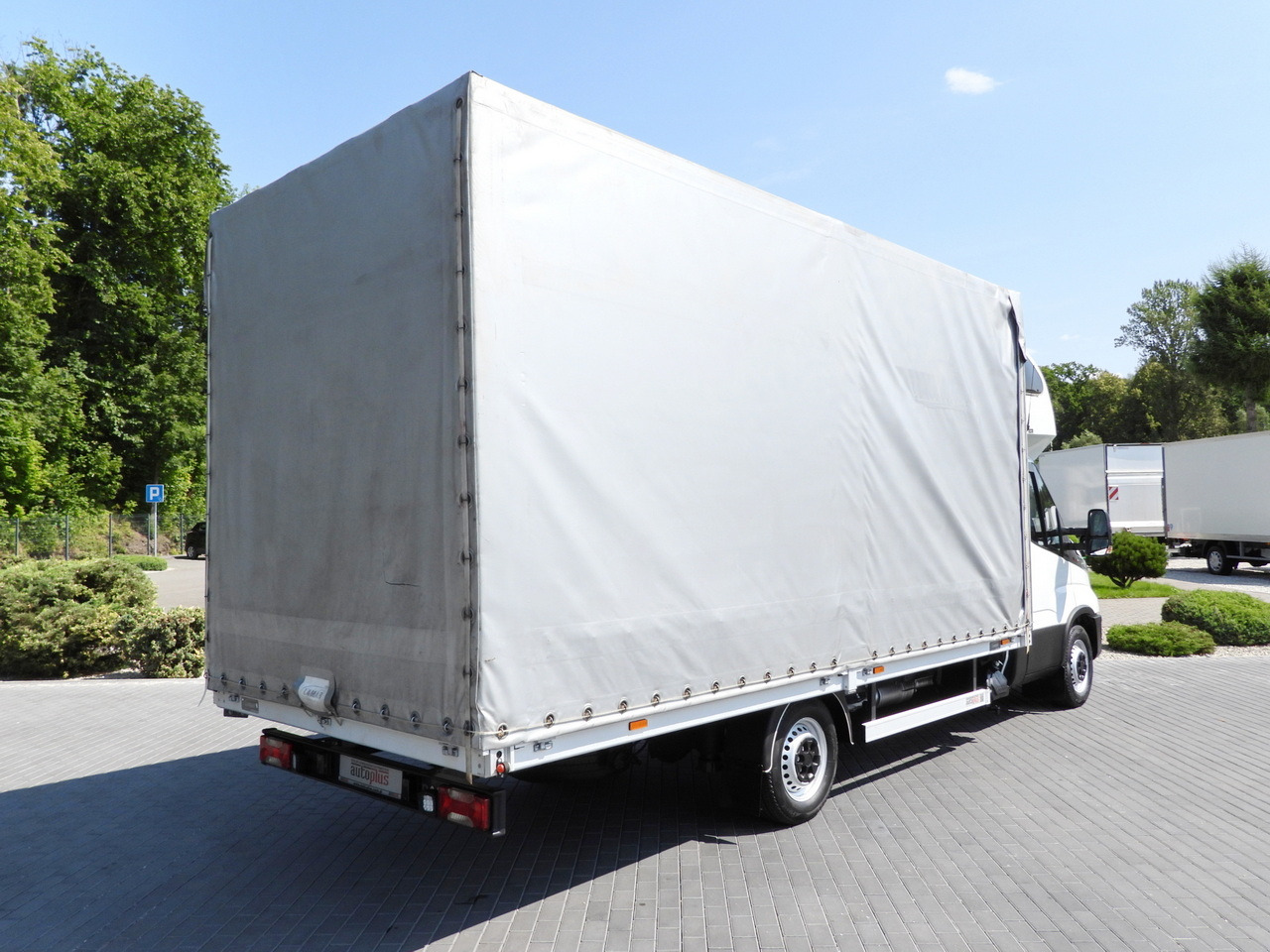 IVECO DAILY 35S18 TARPAULIN 10 PALLETS WEBASTO CRUISE CONTROL LED LIGHTS PNEUMATICS AIR CONDITIONING 180HP - Furgão de toldo: foto 3 IVECO DAILY 35S18 TARPAULIN 10 PALLETS WEBASTO CRUISE CONTROL LED LIGHTS PNEUMATICS AIR CONDITIONING 180HP - Furgão de toldo: foto 3