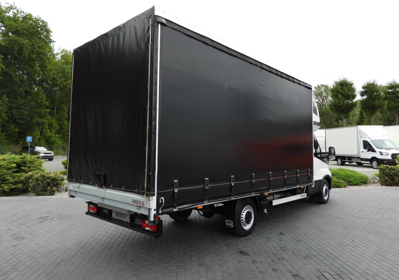 IVECO DAILY 35S18 TARPAULIN 10 PALLETS WEBASTO CRUISE CONTROL NAVIGATION LED LIGHTS AIR CONDITIONING 180HP - Furgão de toldo: foto 3 IVECO DAILY 35S18 TARPAULIN 10 PALLETS WEBASTO CRUISE CONTROL NAVIGATION LED LIGHTS AIR CONDITIONING 180HP - Furgão de toldo: foto 3