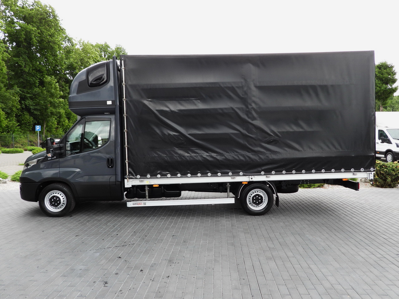 Furgão de toldo IVECO DAILY 35S18 TARPAULIN 10 PALLETS WEBASTO CRUISE CONTROL PNEUMATICS AUTOMATIC TRANSMISSION HI-MATIC AIR CONDITIONING  180HP: foto 9