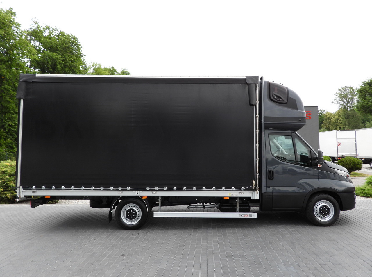 Furgão de toldo IVECO DAILY 35S18 TARPAULIN 10 PALLETS WEBASTO CRUISE CONTROL PNEUMATICS AUTOMATIC TRANSMISSION HI-MATIC AIR CONDITIONING  180HP: foto 7