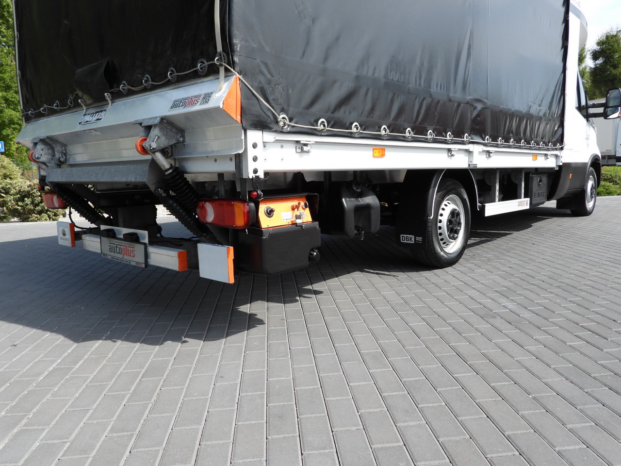 Furgão de toldo IVECO DAILY 35S18 TARPAULIN LIFT 8 PALLETS CRUISE CONTROL AIR CONDITIONING  180HP: foto 26