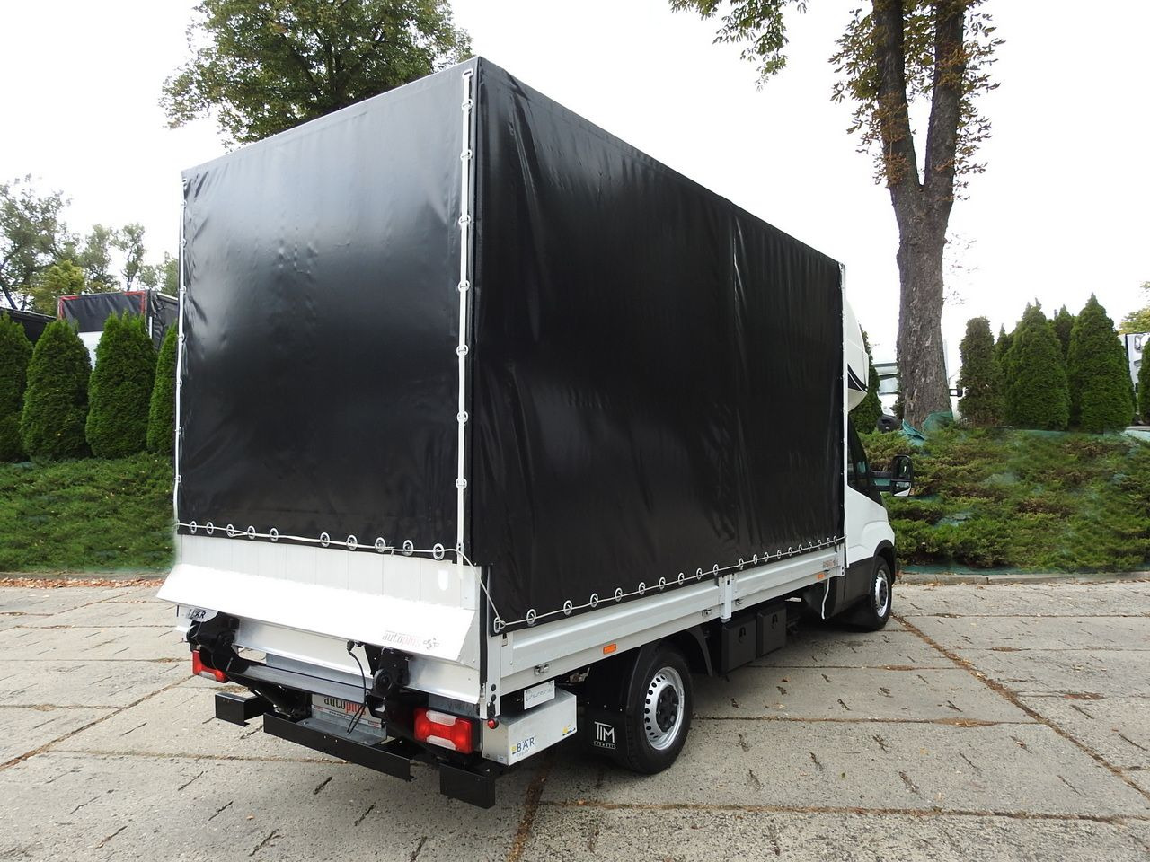 IVECO DAILY 35S18 TARPAULIN LIFT 8 PALLETS CRUISE CONTROL AIR CONDITIONING 180HP - Furgão de toldo: foto 3 IVECO DAILY 35S18 TARPAULIN LIFT 8 PALLETS CRUISE CONTROL AIR CONDITIONING 180HP - Furgão de toldo: foto 3