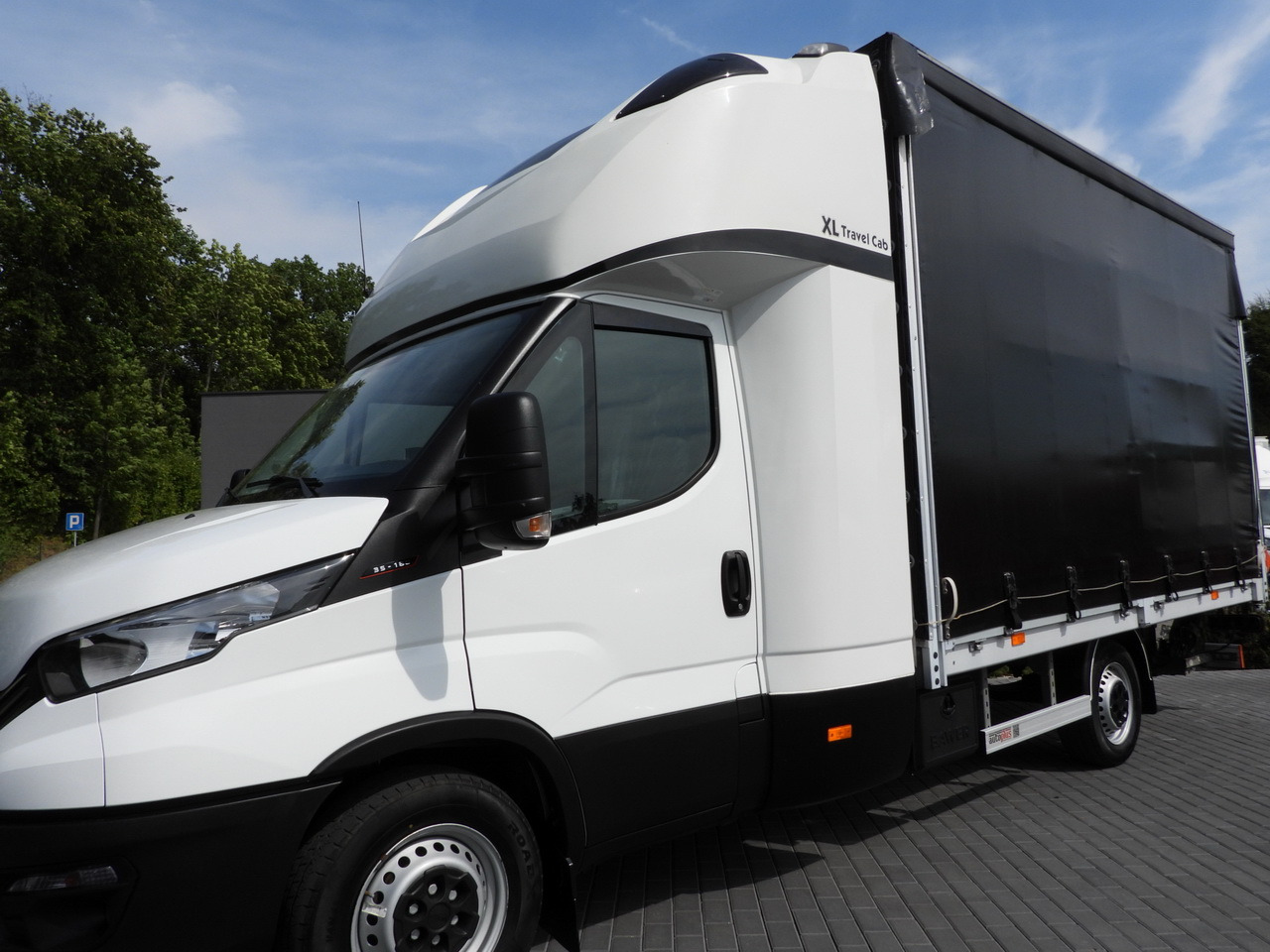 Furgão de toldo IVECO DAILY 35S18 TARPAULIN LIFT 8 PALLETS CRUISE CONTROL AIR CONDITIONING  180HP: foto 19