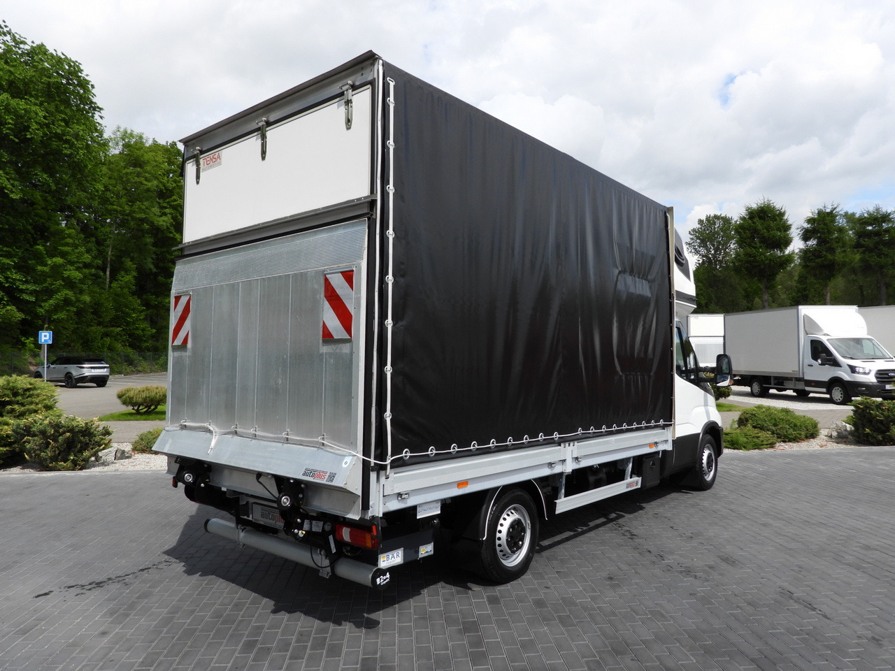 IVECO DAILY 35S18 TARPAULIN LIFT 8 PALLETS WEBASTO CRUISE CONTROL AIR CONDITIONING 180HP - Furgão de toldo: foto 3 IVECO DAILY 35S18 TARPAULIN LIFT 8 PALLETS WEBASTO CRUISE CONTROL AIR CONDITIONING 180HP - Furgão de toldo: foto 3