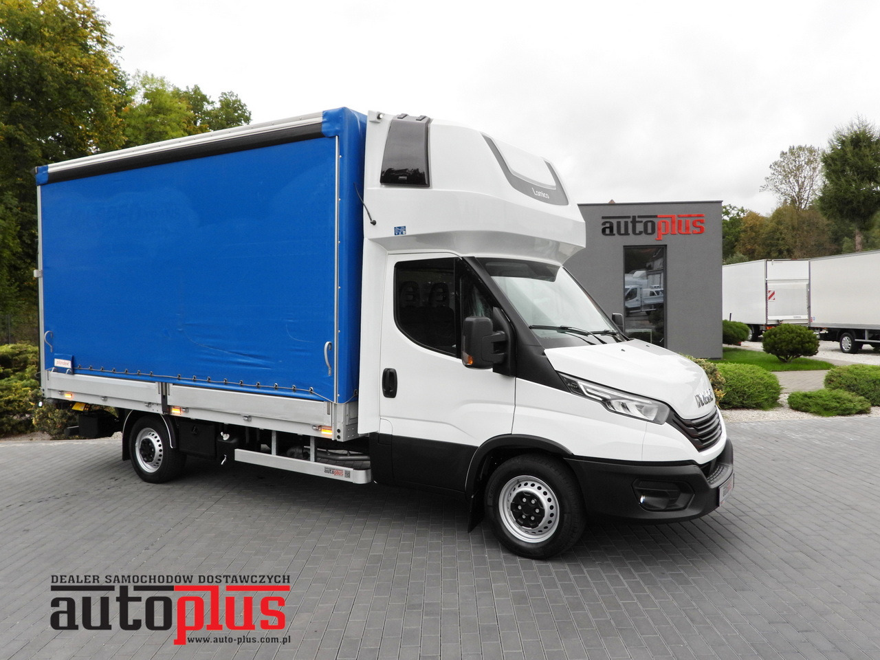 IVECO DAILY 35S18 TARPAULIN LIFT 8 PALLETS WEBASTO CRUISE CONTROL LED LIGHTS AIR CONDITIONING 180HP - Furgão de toldo: foto 1 IVECO DAILY 35S18 TARPAULIN LIFT 8 PALLETS WEBASTO CRUISE CONTROL LED LIGHTS AIR CONDITIONING 180HP - Furgão de toldo: foto 1