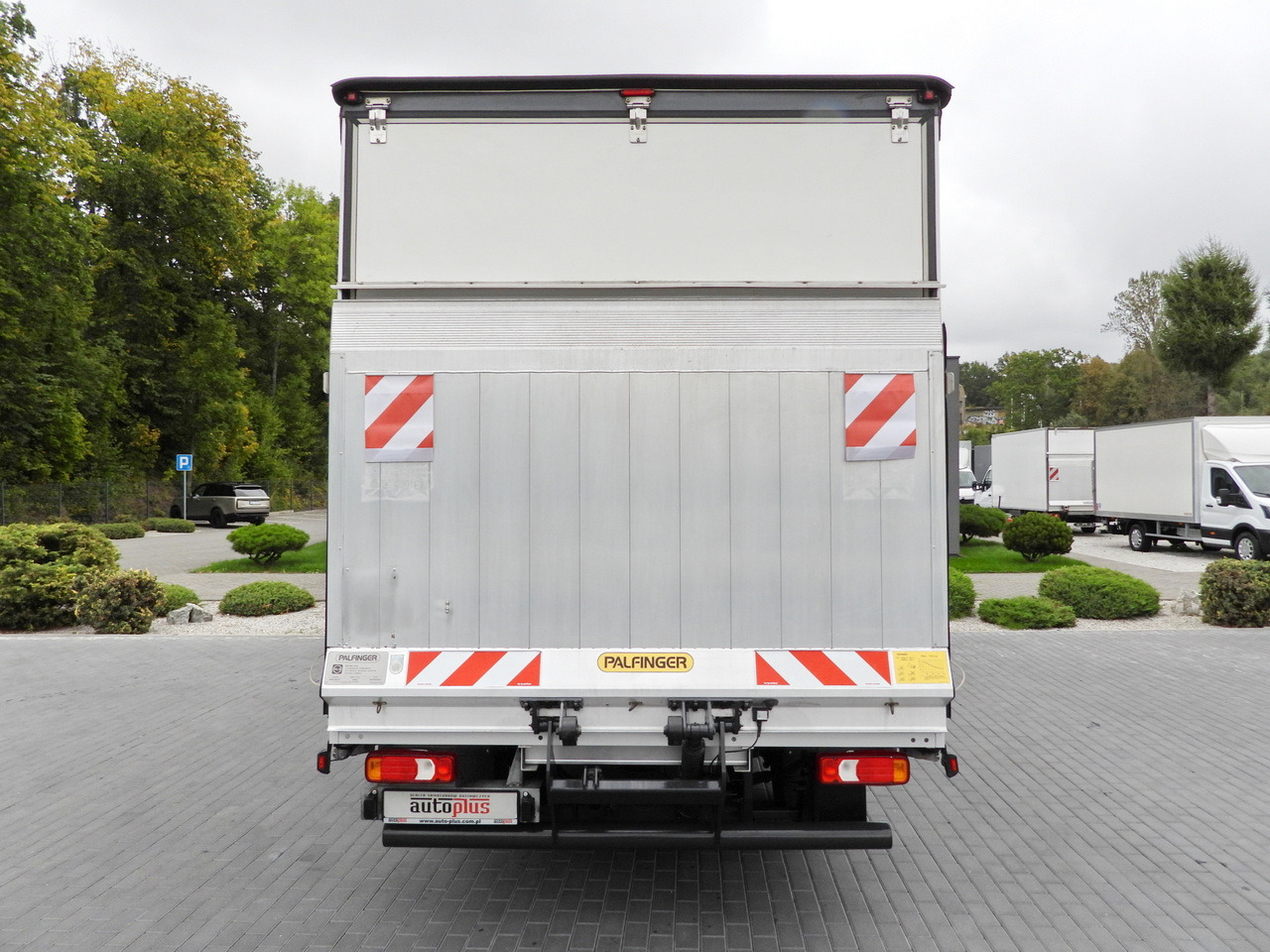 Furgão de toldo IVECO DAILY 35S18 TARPAULIN LIFT 8 PALLETS WEBASTO CRUISE CONTROL LED LIGHTS AIR CONDITIONING 180HP: foto 11 Furgão de toldo IVECO DAILY 35S18 TARPAULIN LIFT 8 PALLETS WEBASTO CRUISE CONTROL LED LIGHTS AIR CONDITIONING 180HP: foto 11