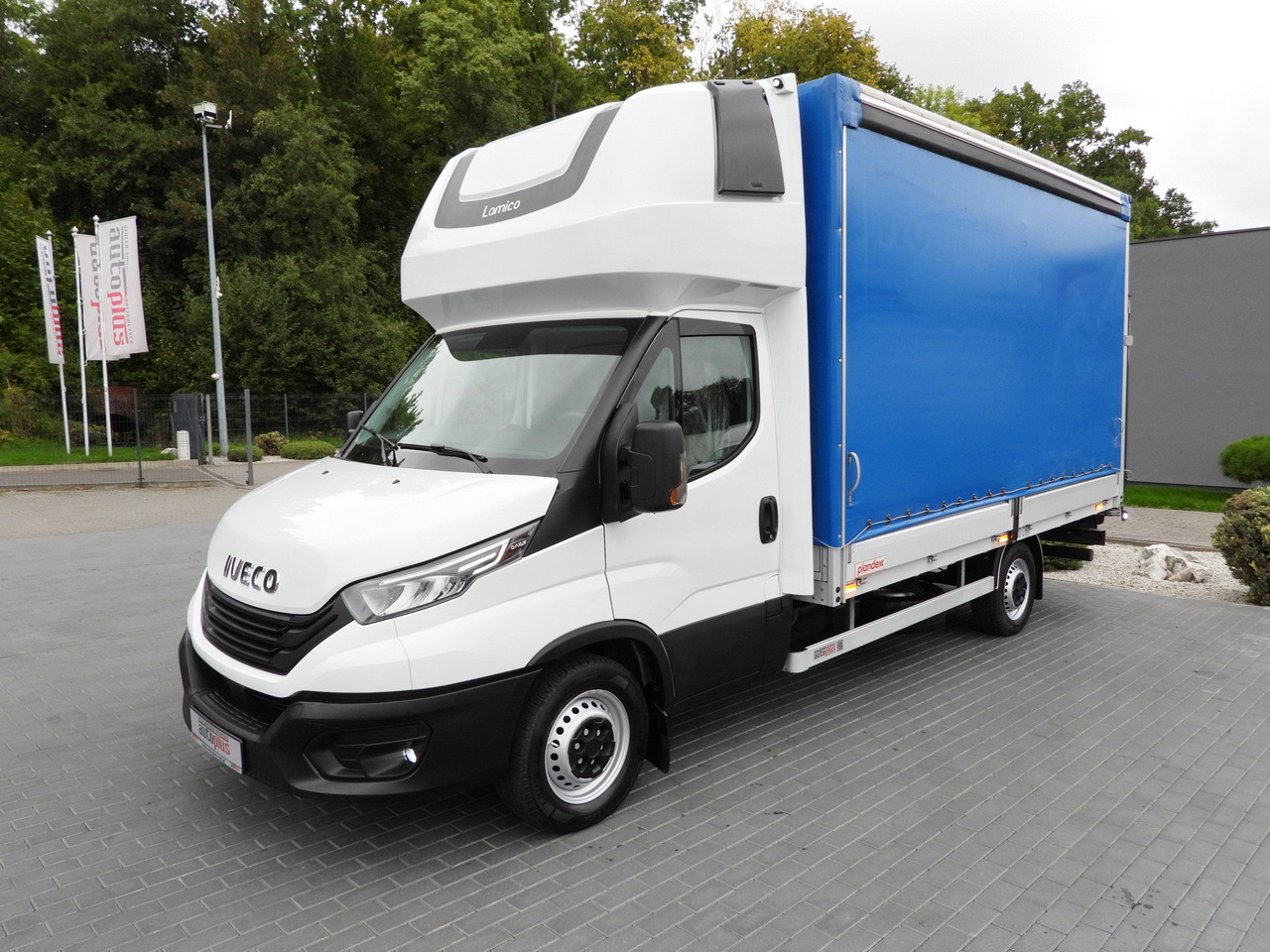 Furgão de toldo IVECO DAILY 35S18 TARPAULIN LIFT 8 PALLETS WEBASTO CRUISE CONTROL LED LIGHTS AIR CONDITIONING 180HP: foto 6 Furgão de toldo IVECO DAILY 35S18 TARPAULIN LIFT 8 PALLETS WEBASTO CRUISE CONTROL LED LIGHTS AIR CONDITIONING 180HP: foto 6