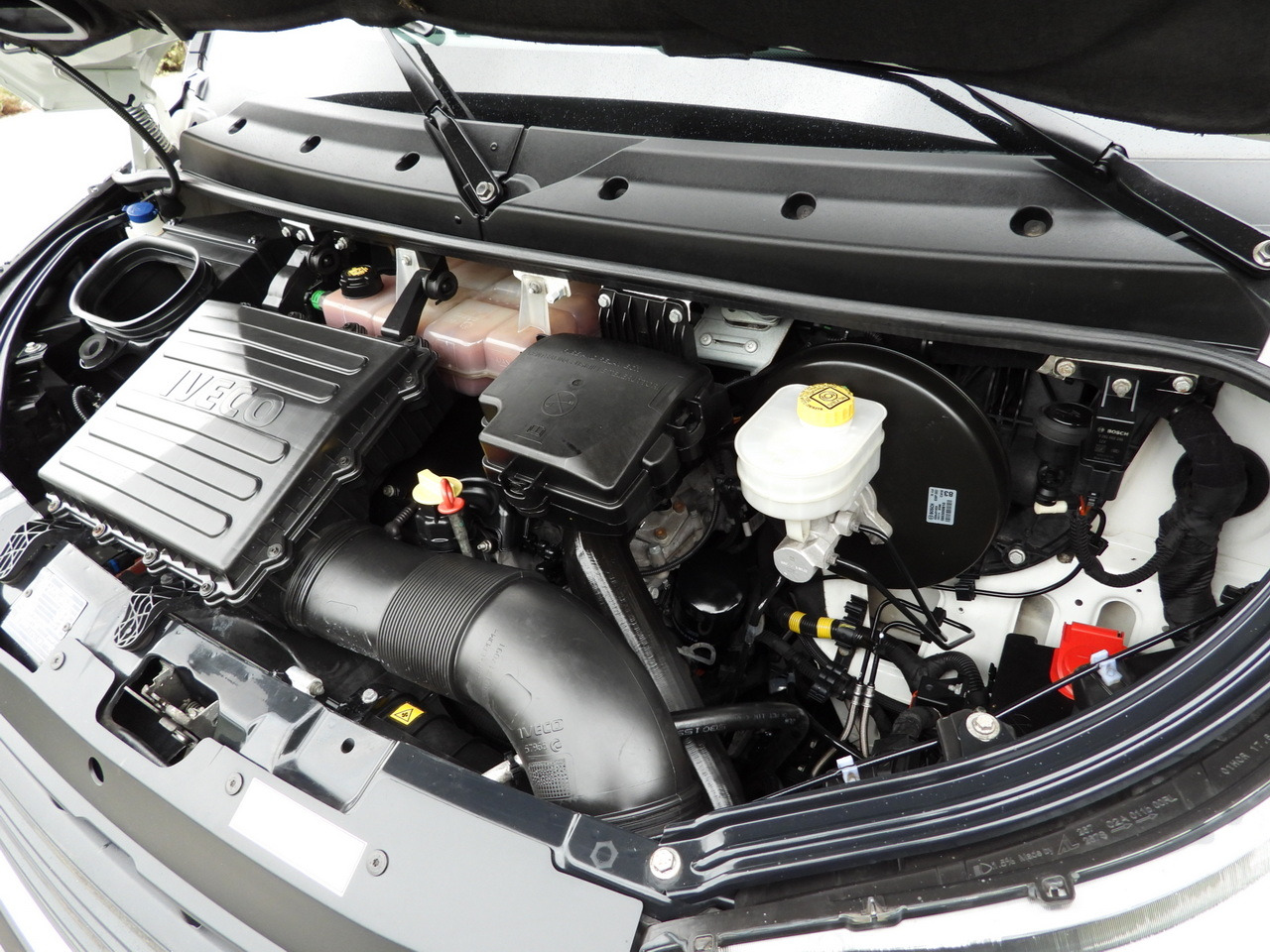 Furgão de toldo IVECO DAILY 35S18 TARPAULIN LIFT 8 PALLETS WEBASTO CRUISE CONTROL LED LIGHTS AIR CONDITIONING 180HP: foto 30 Furgão de toldo IVECO DAILY 35S18 TARPAULIN LIFT 8 PALLETS WEBASTO CRUISE CONTROL LED LIGHTS AIR CONDITIONING 180HP: foto 30