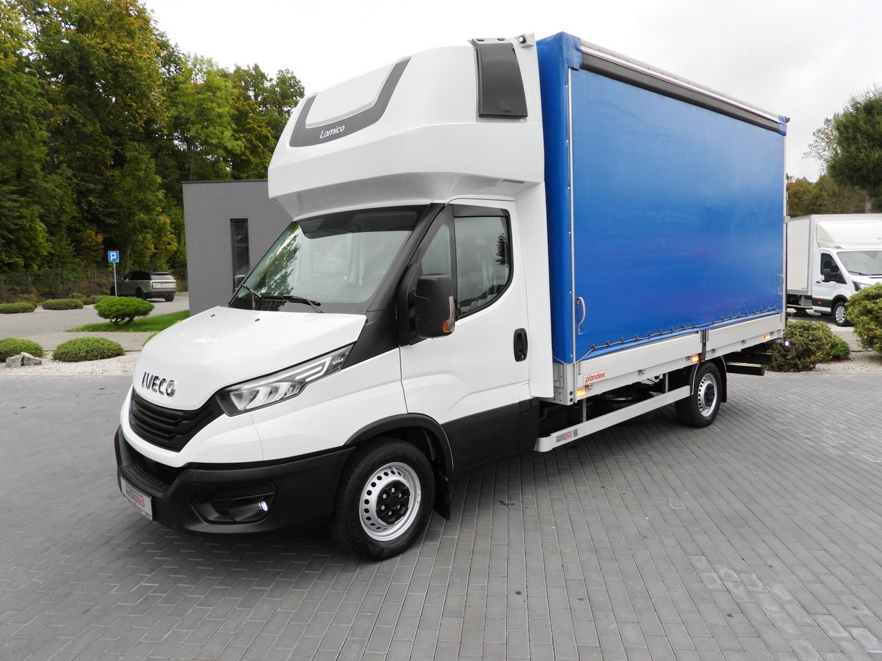Furgão de toldo IVECO DAILY 35S18 TARPAULIN LIFT 8 PALLETS WEBASTO CRUISE CONTROL LED LIGHTS AIR CONDITIONING 180HP: foto 19 Furgão de toldo IVECO DAILY 35S18 TARPAULIN LIFT 8 PALLETS WEBASTO CRUISE CONTROL LED LIGHTS AIR CONDITIONING 180HP: foto 19