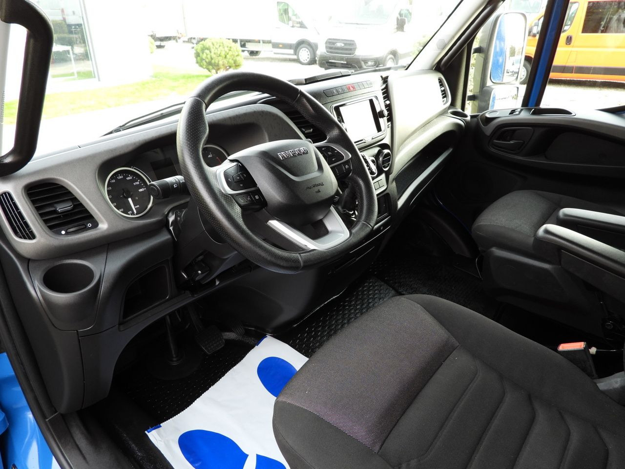 IVECO DAILY 35S21 TARPAULIN 10 PALLETS WEBASTO CRUISE CONTROL NAVIGATION LED LIGHTS AUTOMATIC TRANSMISSION HI-MATIC AIR CONDITIONING 210HP - Furgão de toldo: foto 2 IVECO DAILY 35S21 TARPAULIN 10 PALLETS WEBASTO CRUISE CONTROL NAVIGATION LED LIGHTS AUTOMATIC TRANSMISSION HI-MATIC AIR CONDITIONING 210HP - Furgão de toldo: foto 2