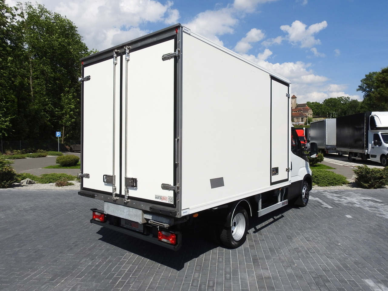 IVECO DAILY 50C15 REGRIGERATOR BOX -5*C POWER SUPPLY 230V AIR CONDITIONING TWIN WHEELS 150HP - Carrinha frigorífica: foto 3 IVECO DAILY 50C15 REGRIGERATOR BOX -5*C POWER SUPPLY 230V AIR CONDITIONING TWIN WHEELS 150HP - Carrinha frigorífica: foto 3